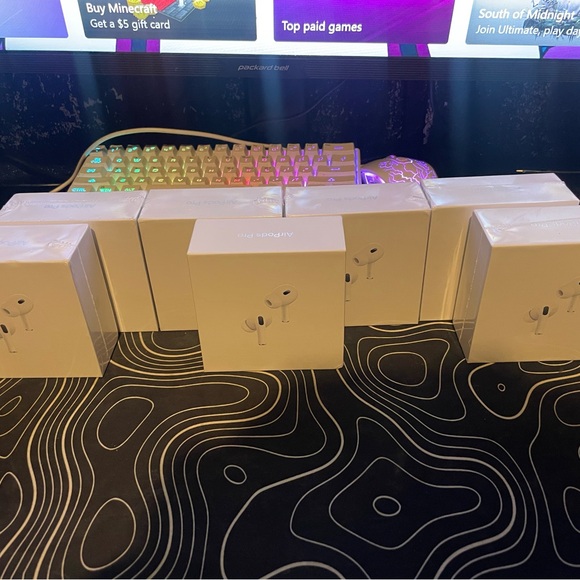 Apple AirPods Pro Wireless Earbuds - Picture 6 of 6